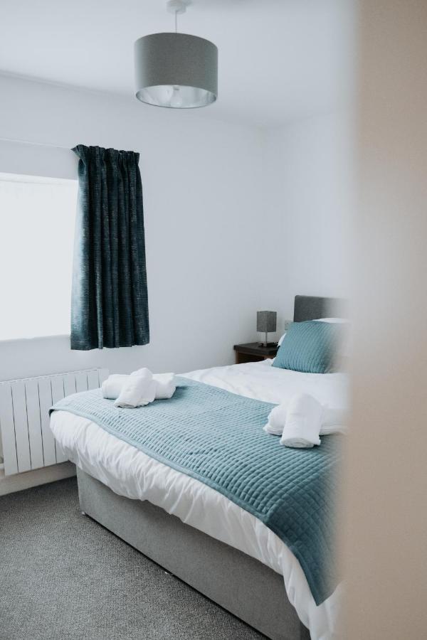 The Fox And Hounds Bed & Breakfast Bancyfelin Exterior photo